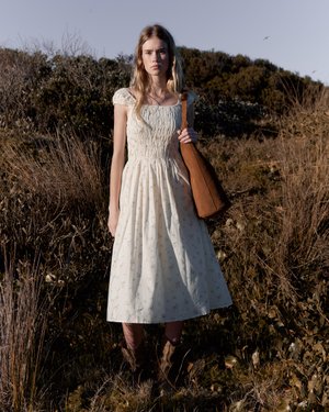 Vera in Creamfield Bloom