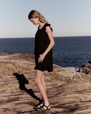 Lilou in Velvet Noir