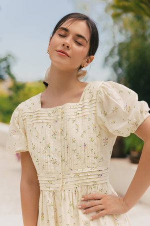 Faye in Creamfield Bloom