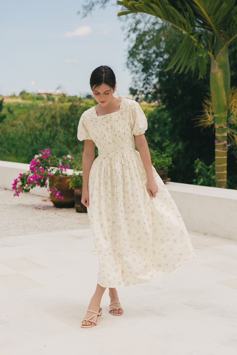 Faye in Creamfield Bloom