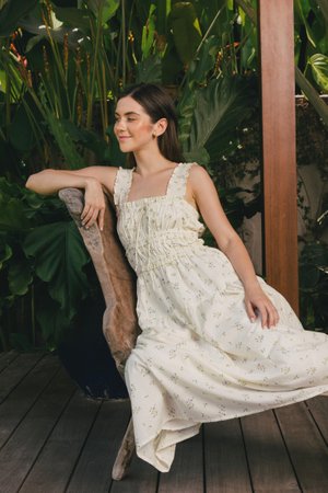 Elodie in Creamfield Bloom